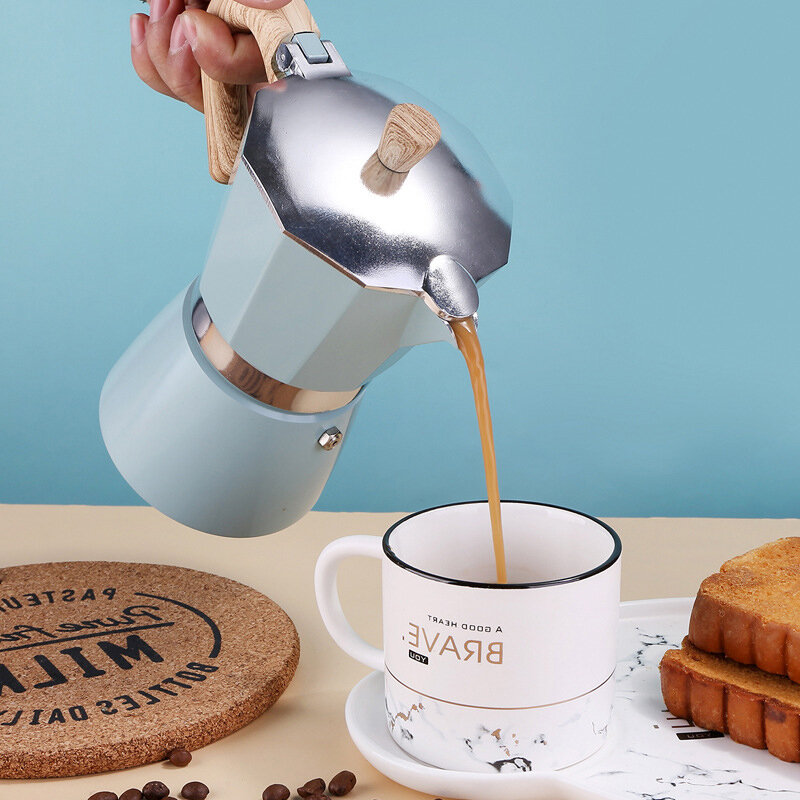 หม้อต้มกาแฟสไตล์อิตาลีคลาสสิกแบบเครื่องชงเอสเพรสโซ่พร้อมด้ามจับทำจากไม้อุปกรณ์ชงกาแฟคิวบา