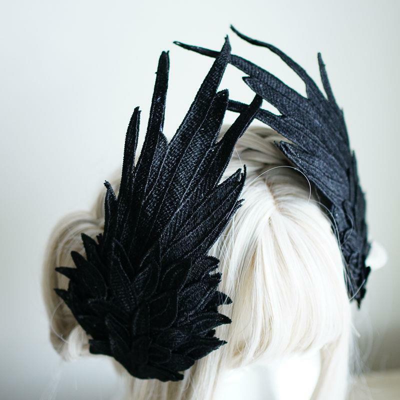 Lolita copricapo ali d'angelo piuma nero bianco Party Performance Style gothic lolita Wing Hair Ornament