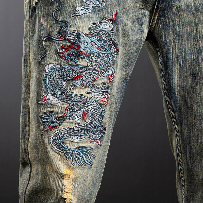 Pantalones vaqueros con bordado de dragón para hombre, ropa de calle, rasgados, a la moda, talla grande 38 40