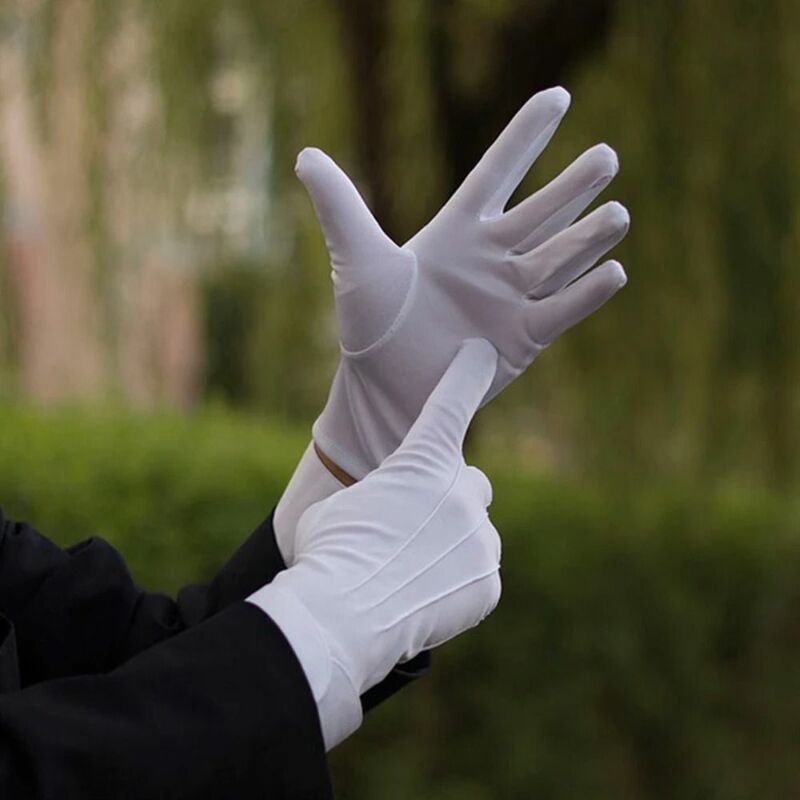 Guanti sottili in cotone bianco guanti da guida con etichetta idratante per le mani guanti in bianco e nero ispezione di gioielli