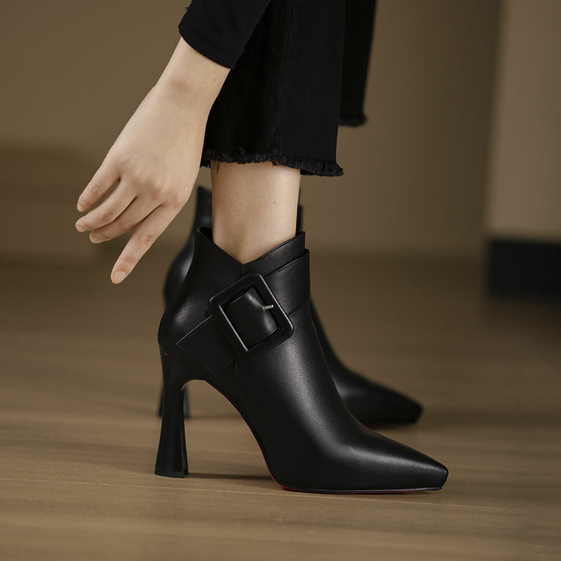 2022ใหม่แฟชั่นรองเท้าสตรีสีทึบแสงซิปอารมณ์ฤดูหนาวผู้หญิงชี้รองเท้าส้นสูงฤดูหนาวผู้หญิงรองเท้า