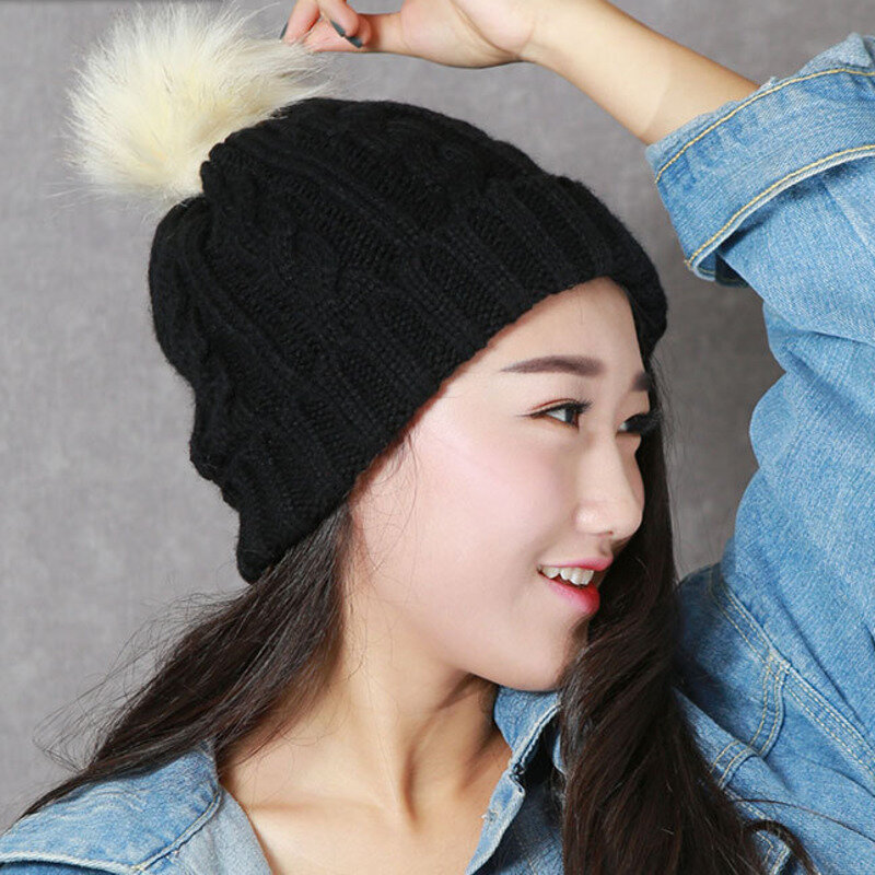 ニットの冬の毛皮のようなニット帽,ウールの裏地付き帽子,ニット,柔らかなニットの暖かい帽子,ニットのフェイクファー
