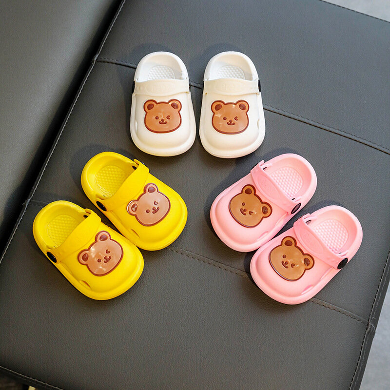 Kapcie dziecięce letnie nowe słodkie niedźwiedzie buty dziewczęce dla chłopców miękkie dno antypoślizgowe domowe sandały wewnętrzne do łazienki