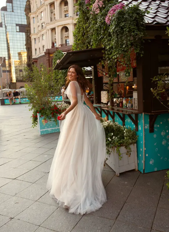 Einfach neu eine Linie Brautkleider gekappt Kurzarm Applikationen schnüren Tüll Brautkleider Sweep Zug Vestidos de Novia