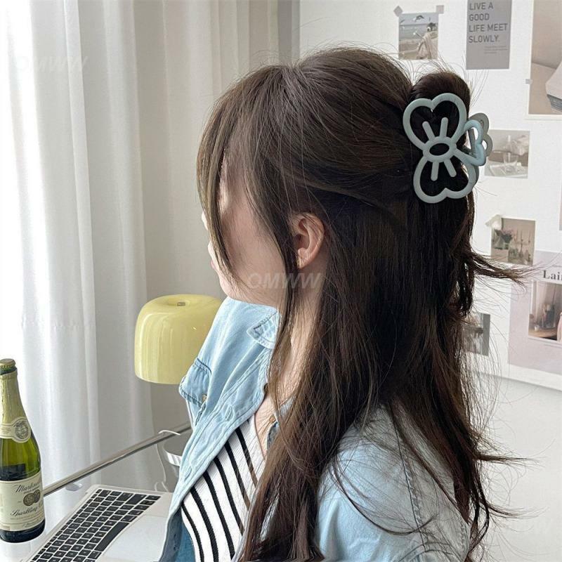 Hollow Bow Grip Clip Trend Fashion Durable Headwear Popular Hair Accessories Shark Clip Simple And Delicate Fashionable Hairpin