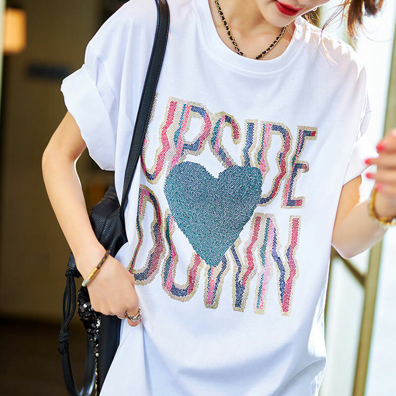 Camiseta con letras coreanas para mujer, ropa de manga corta con diamantes, cuello redondo informal en forma de corazón, jerséis sueltos para viaje, Verano