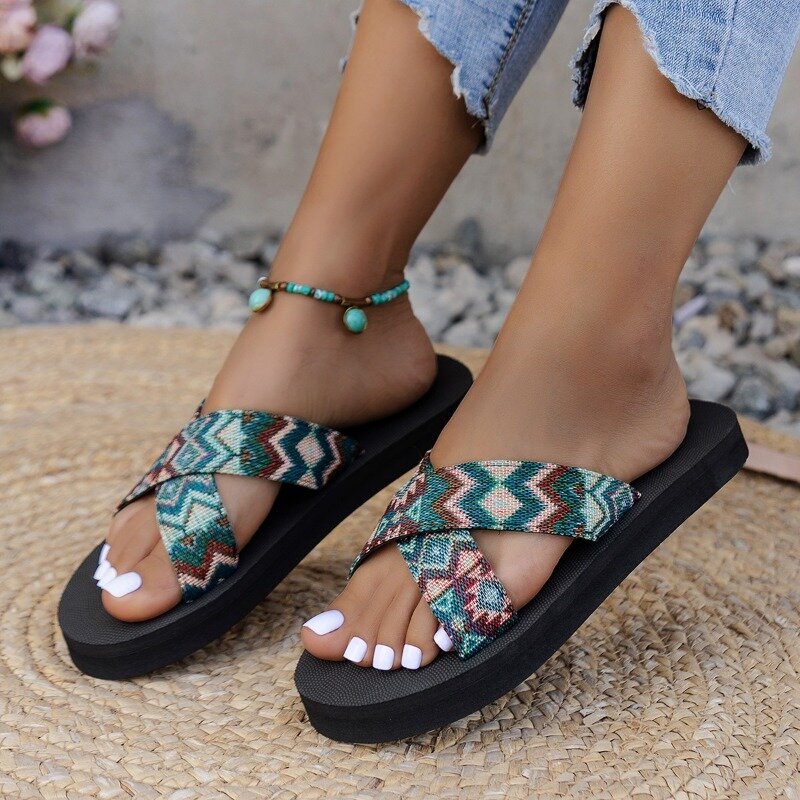 New Summer Fashion Large Sandals Women New European American Fashion Thick Sole Cross Strap Slippers Vacation Beach Casual Shoes