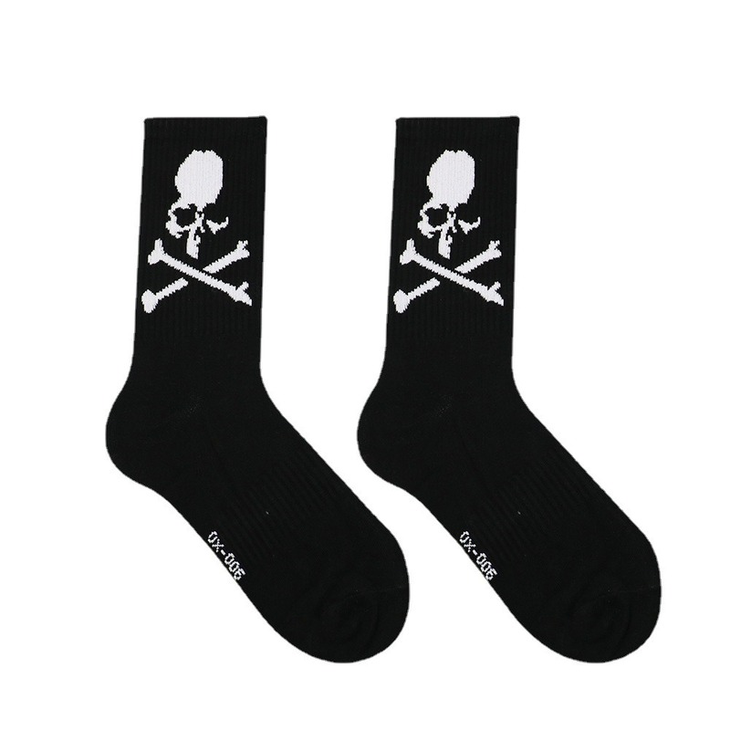 Hip Hop Skateboard Original Design Black White Skull Socks Personality Street Hip Hop Sports Middle Tube Cotton Women's Socks