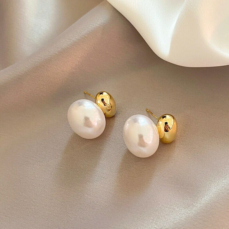 Pendientes de perlas planas empalmadas para mujer, aretes elegantes franceses de Color dorado, joyería de moda coreana, accesorios dulces para fiesta, novedad de 2023