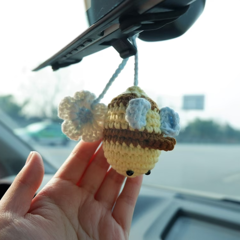 Amuletos de abeja tejidos a mano, colgantes de llave hechos a mano DIY, ganchillo, decoración de coche, flor de abeja, adornos colgantes de coche, artesanía