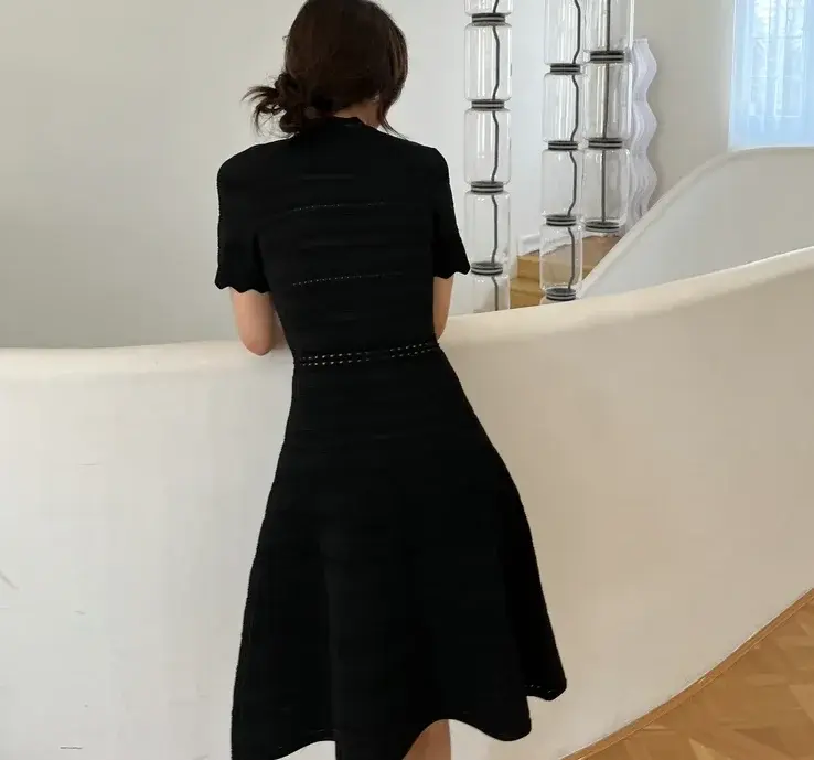 우아한 솔리드 브이넥 원피스, 할로우 아웃 반팔 슬림 니트 드레스, 2024 여름 신상 여성 패션