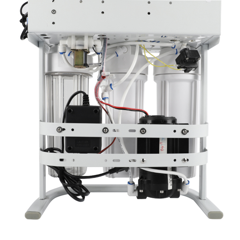Ultima tecnologia che beve depuratore d'acqua di filtrazione dell'acqua pura RO sistema di osmosi inversa industriale facile da cambiare con luce UV