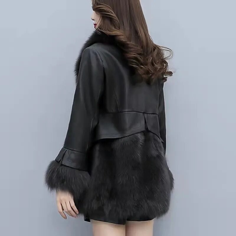 Faux Fur Coat 2022ฤดูหนาวหนัง PU แบบใหม่ Splicing เลียนแบบเลียนแบบขนสัตว์หญิงขนาดใหญ่หนา Outerwear