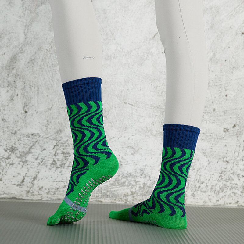 1 paio di calzini da Yoga per interni autunno metà tubo moda fondo antiscivolo Silicone Pilates palestra Fitness calzini da pavimento calzini sportivi invernali