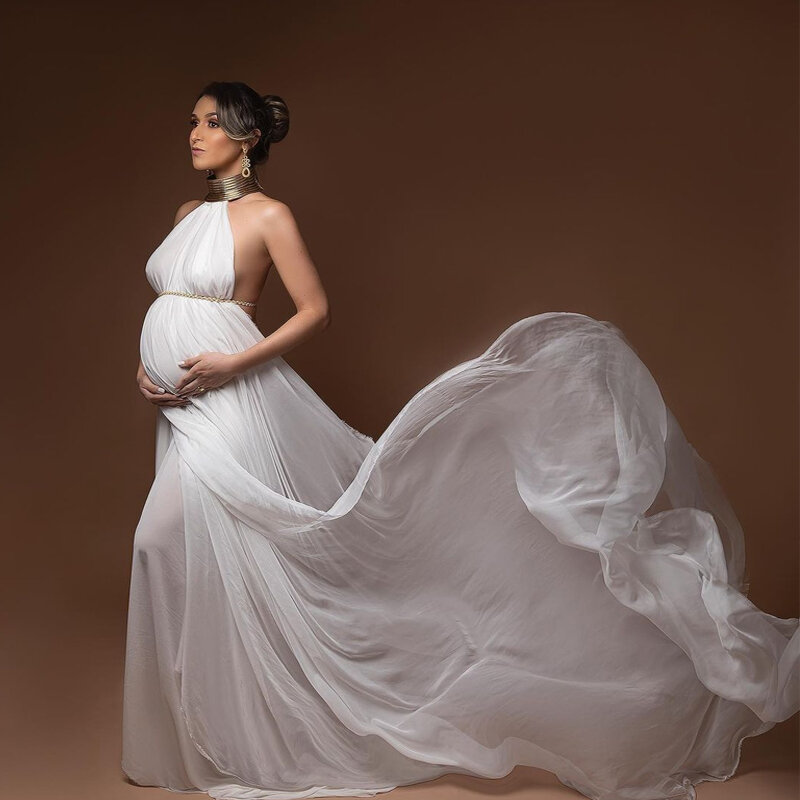 Fotografia ciążowa pozująca rekwizyty Sexy elegancki biały długie sukienki w złotym kolorze skórzana afrykańska sukienka studyjna