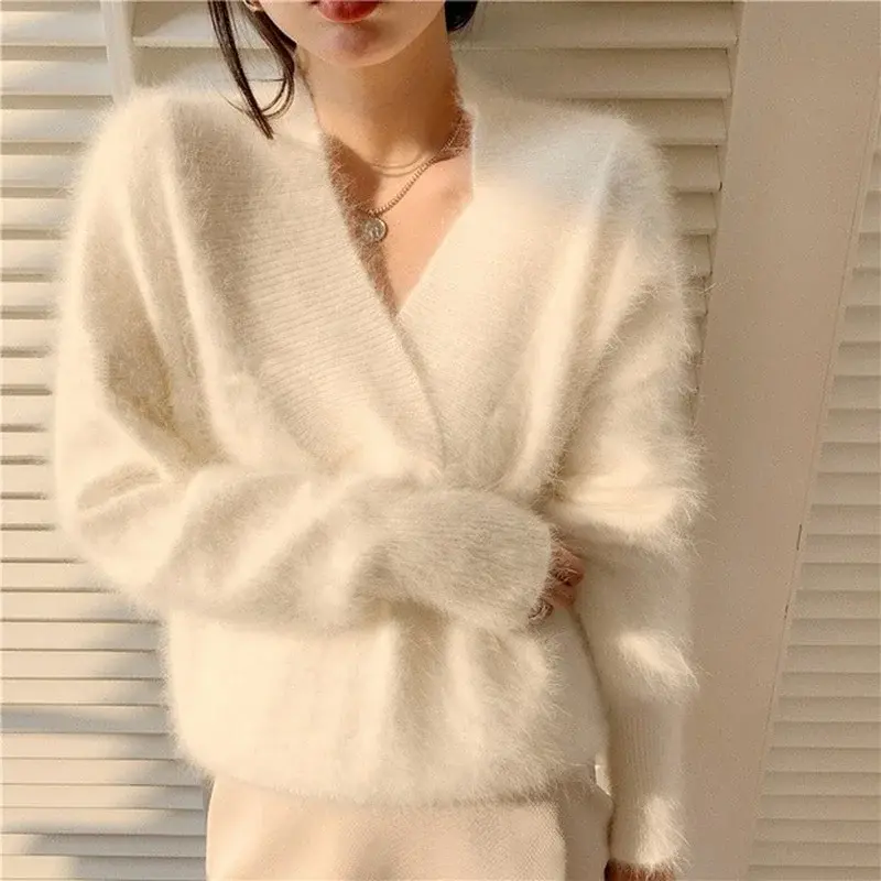 Sweter bulu kasmir Y2k untuk wanita, Sweter pullover kerah V mewah manis elegan musim dingin motif Mohair rajut lembut longgar warna putih merah
