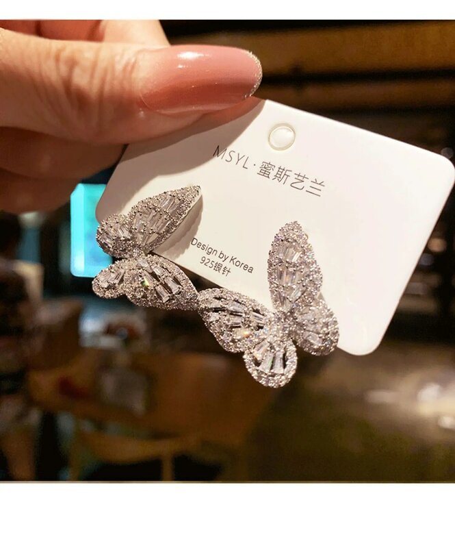 2022 nuovi orecchini con zirconi a farfalla gioielli coreani da donna orecchini in stile letterario temperamento rosso netto semplici nuovi orecchini