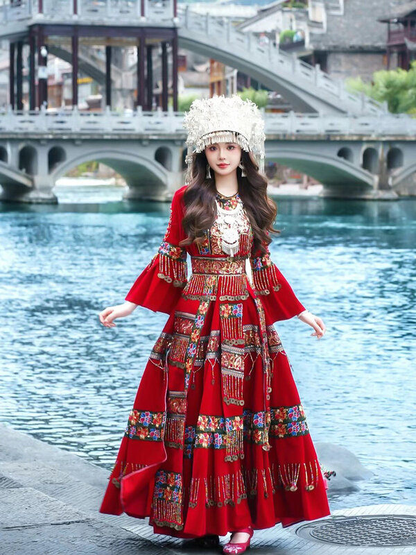Cuello de tocado rojo Miao, ropa de fotografía, Xinjiang Kashgar, estilo étnico, tiro de viaje, novedad