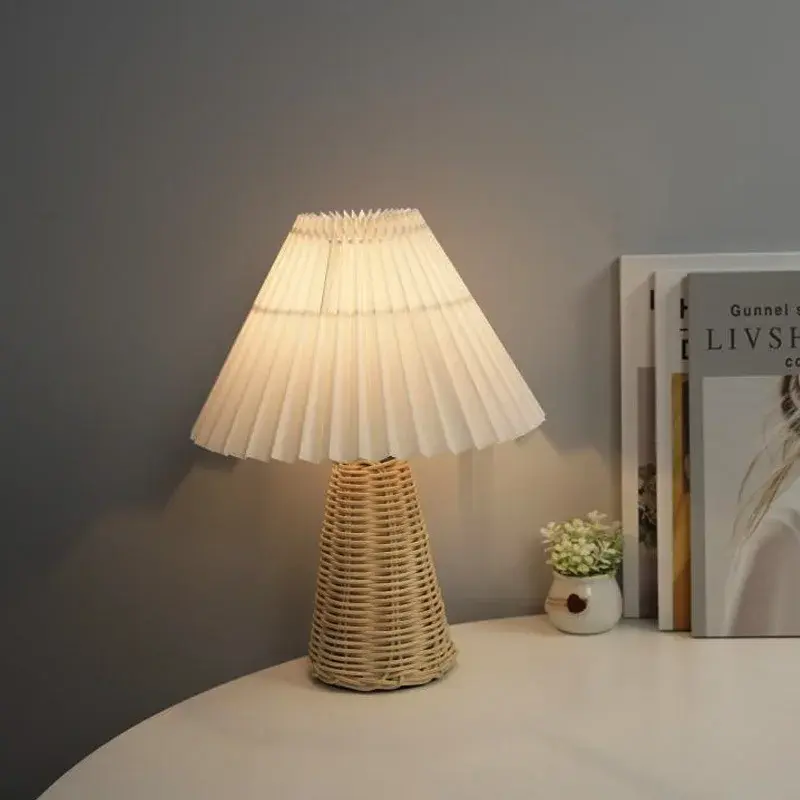 Creative Wooden Umbrella Shaped Night Lamp Retro Pleats Sleep Decoration Bedroom Study Desk Lamps Beige Lampshade Table Lamp