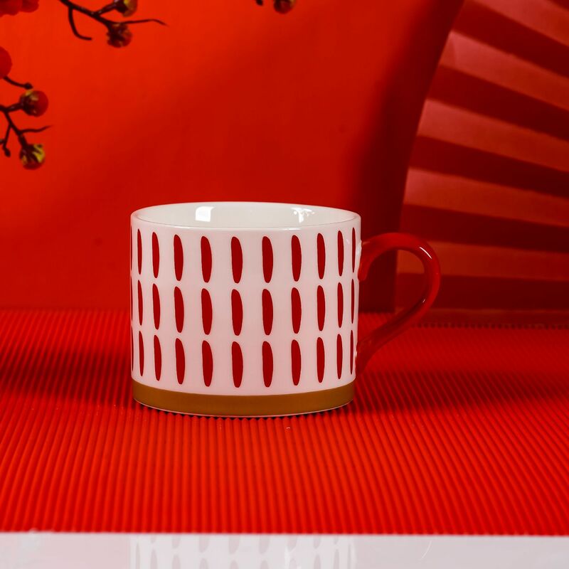 Tazza d'acqua tazza in ceramica tazza per uso domestico con coperchio tazza per cartoni animati regalo cerimonia di nozze