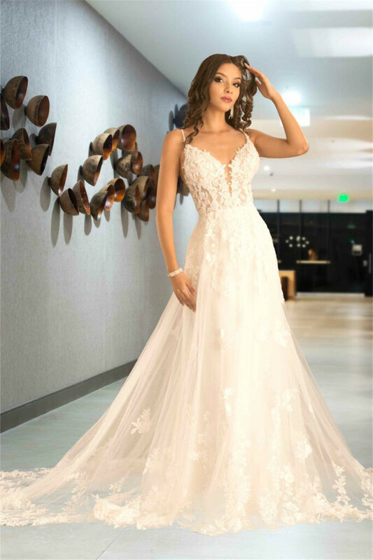 Exquisito vestido de novia español con cuello en V profundo, vestido de novia de lujo con tirantes finos, línea A, sin espalda