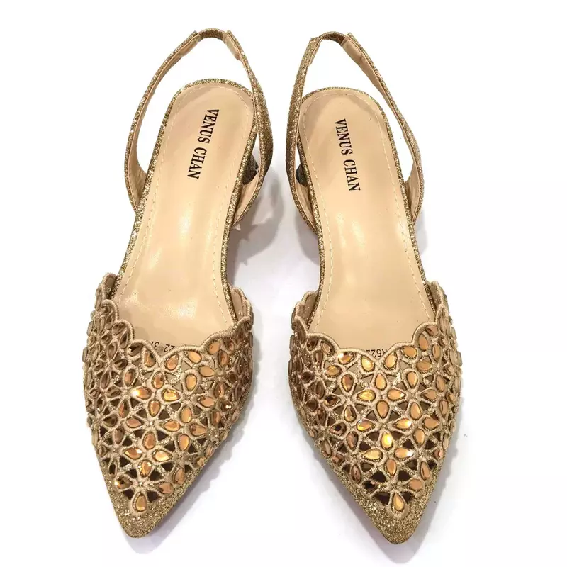 Sapatos de salto baixo Venus Chan para mulheres, bordado oco, strass, design italiano, cor dourada, sapatos de dedo apontado e conjunto de bolsas