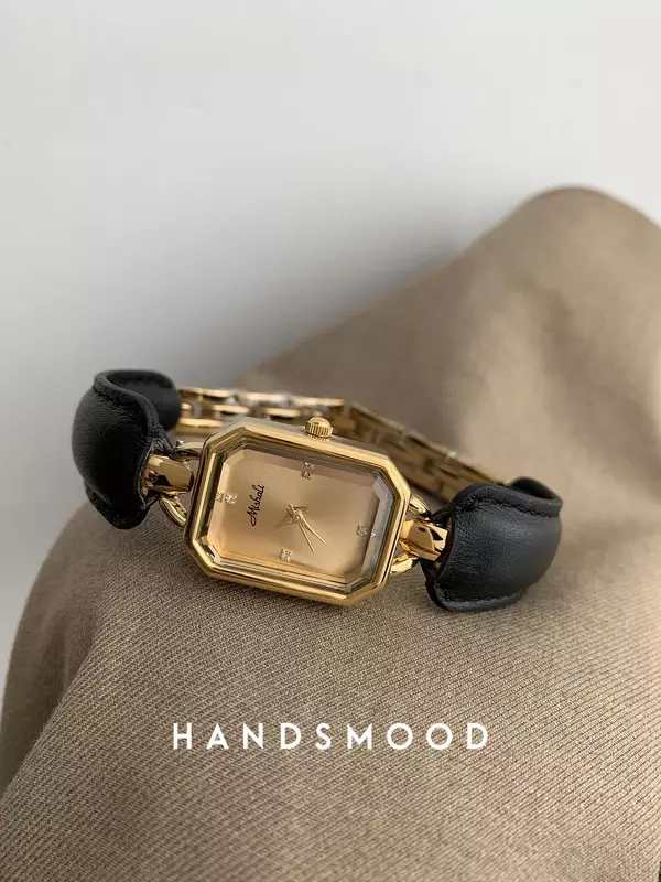 Relógio luxuoso leve do couro genuíno para mulheres, bracelete pequeno quadrado requintado do seletor, elegante e elegante