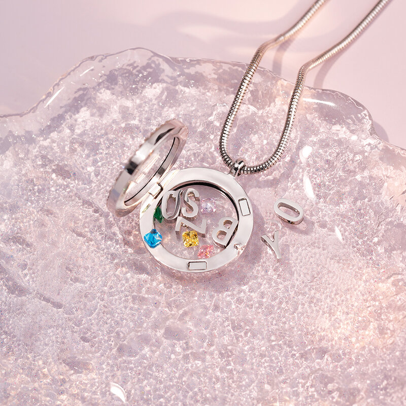 Цепочка с кулоном с английской Инициализацией, круглый медальон, металлическое ожерелье для женщин, персонализированный сувенирный подарок, 1 шт.