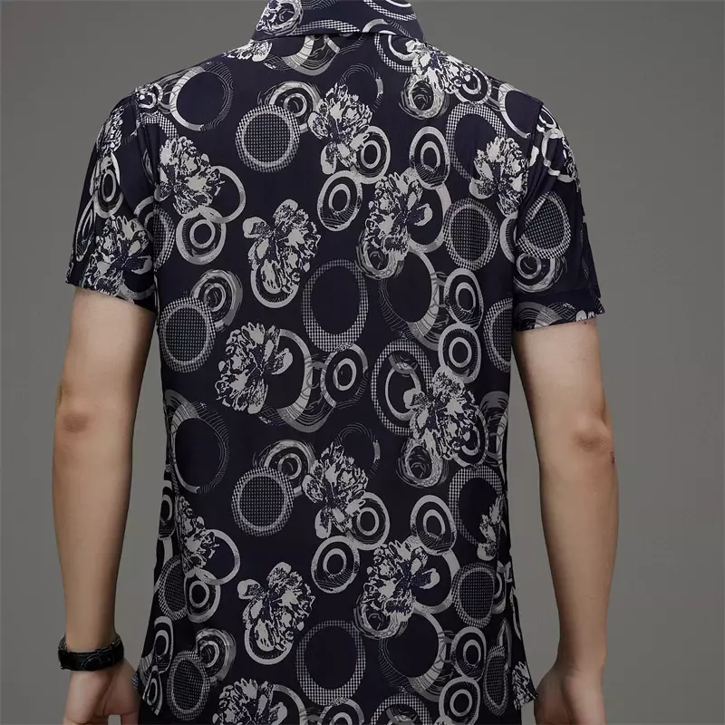 Summer New Ice Silk Short Sleeved Shirt, No Iron, Casual Trend, Fashionable, Men's Loose and Comfortable