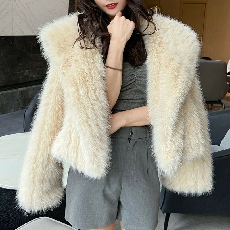 2023 New Women Luxury Party Faux Fox Fur Coat Shawl Short-Length Loose Overcoat Jacket for Winter Warm Outwear