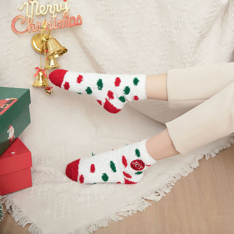 Милые рождественские носки из кораллового флиса, теплые и толстые зимние носки из плюша, носки с мультяшным рисунком Санта, снеговика, домашние носки для сна, 1 пара