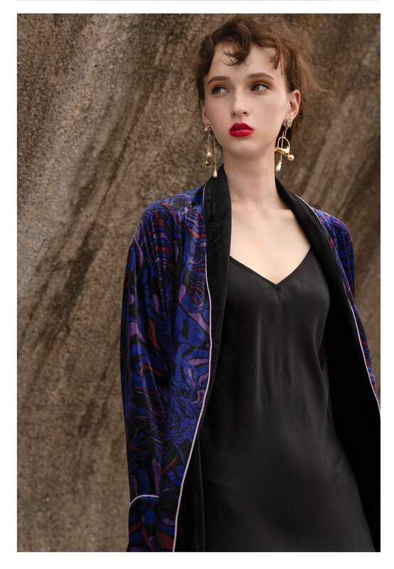 Birdtree-Camisola feminina de veludo de seda, elegante, confortável, luxo, robe longo, listras zebra, primavera, verão, P41486QD