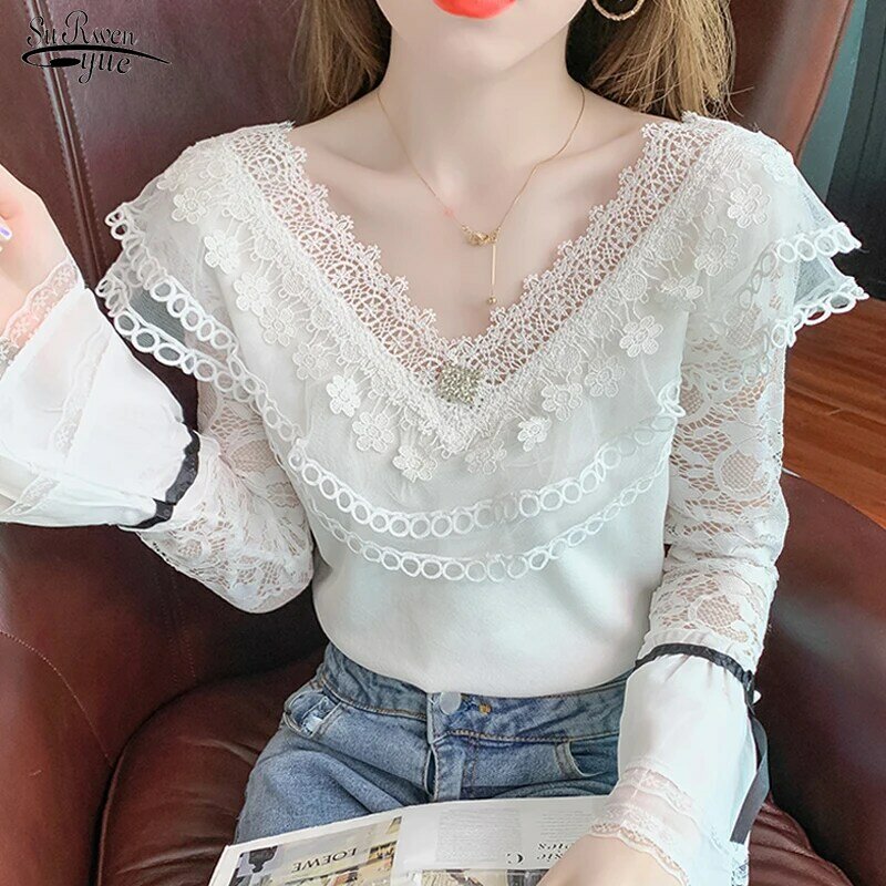 Urocza koronka szwy bluzka wiosna z długim rękawem Top Flare rękaw z dziurką kwiaty bluzka z Ruffles Sexy V Neck koszulka żeńska 18758