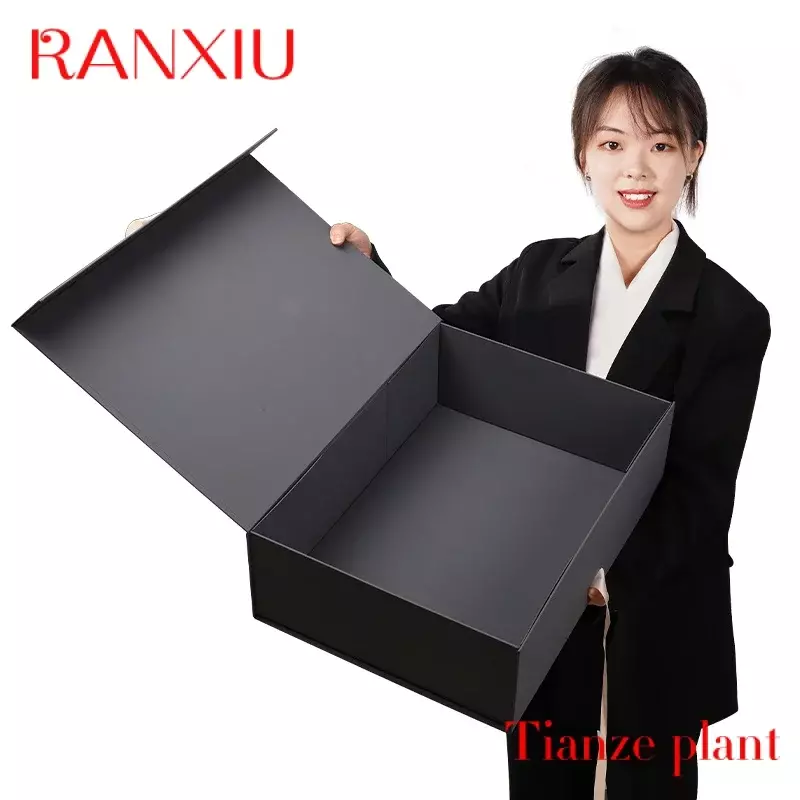 Custom Design Matte Black Large Paper Cardboard Gift Packaging Magnetic Folding Box gift box for Wedding Dress