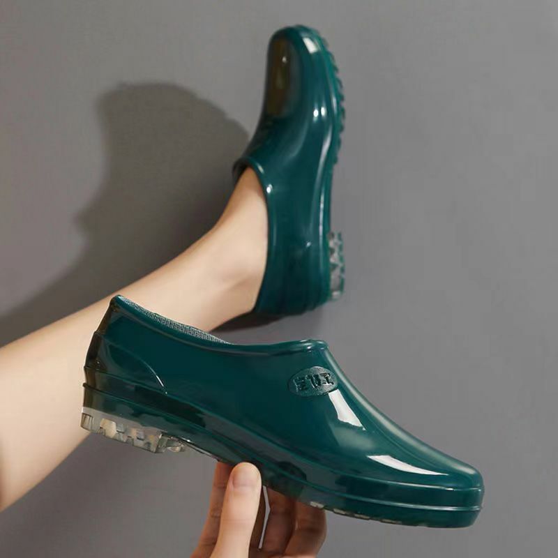 รองเท้าฝนข้อต่ำสำหรับผู้หญิงใหม่, พื้นรองเท้านุ่มกันลื่นกันน้ำรองเท้าทำงานส้นเตี้ย gratis ongkir รองเท้าลุยน้ำฤดูใบไม้ร่วง