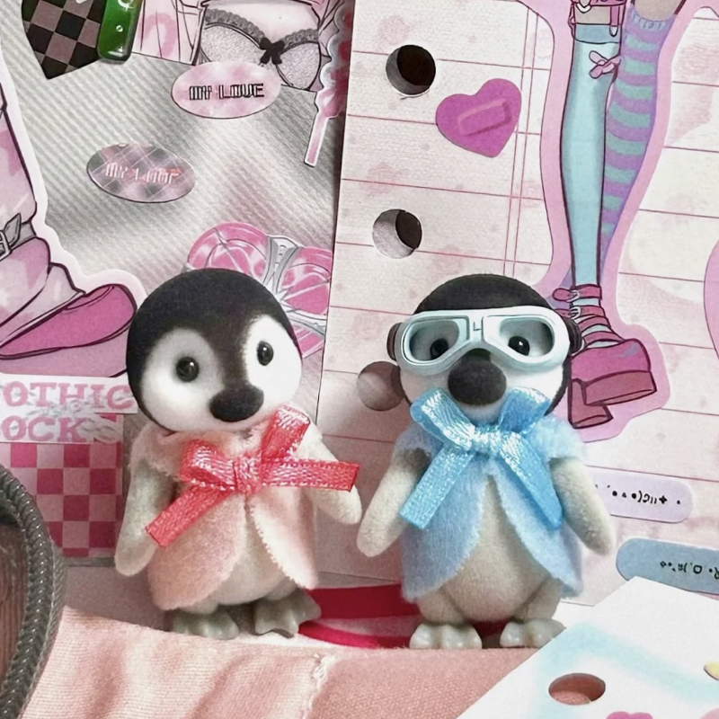 Hete Verkoop Sylvanische Families Anime Figuur Model Pinguïn Baby Trolley Kawaii Pop Kind Verzamelspeelgoed Kamer Ornament Verjaardagscadeau