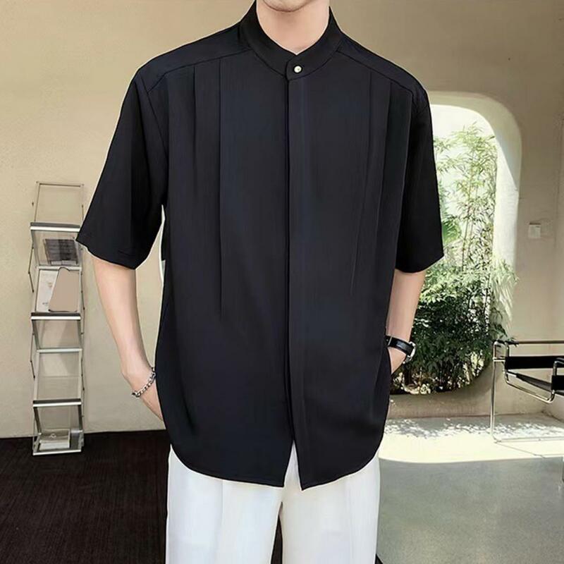 Camicia da uomo elegante colletto alla coreana Cardigan in seta di ghiaccio per abbigliamento da ufficio estivo pieghettato vestibilità ampia mezze maniche Casual Business Top