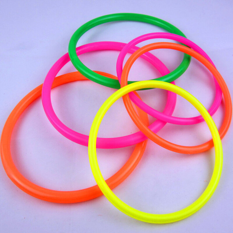 Set Kombo karnaval 10 buah, cincin lempar dengan 6 buah kerucut plastik untuk anak-anak, mainan pesta permainan anak-anak