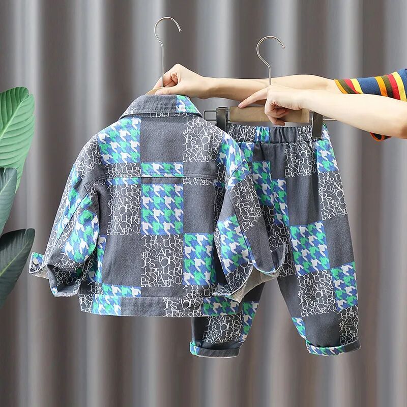 طقم ملابس للأطفال الأولاد طقم جاكيت للأطفال 2023 جديد للأولاد طقم بنطلون معطف أنيق للربيع والخريف