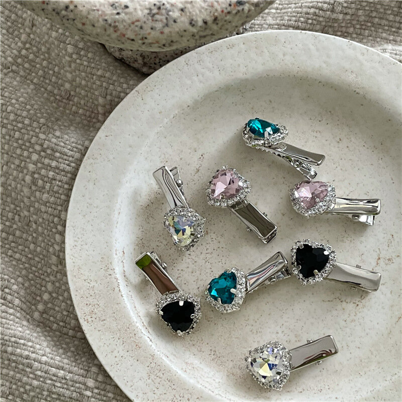 Clip lateral pequeño de lujo con Micro incrustaciones de diamantes de imitación, estilo frío, plata, Metal, DuckbillClip Bang