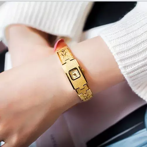 2024 new women's watch square dial gold watch retro pattern waterproof 18K gold watch Japanese movement small and fashionable