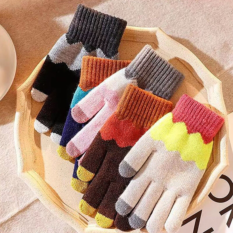 Winter Warm Knit Gloves Women Water Wave Stripes Contrast Full Finger Gloves Touch Screen Crochet Gloves Guantes