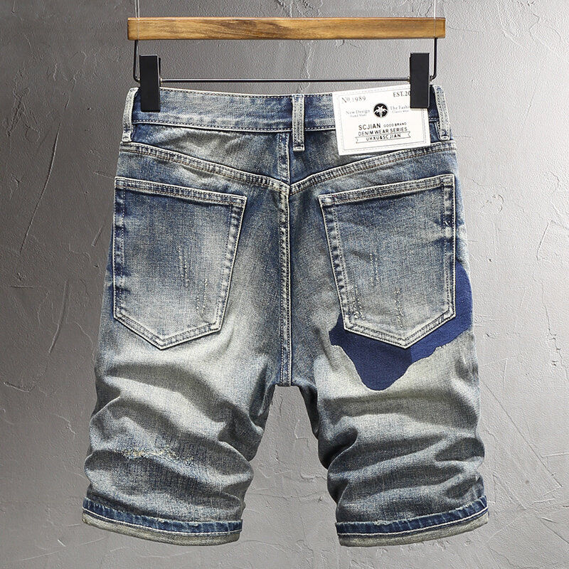 Jeans curto rasgado azul lavado com elástico retrô masculino, remendo bordado, shorts jeans Hip Hop, moda rua verão