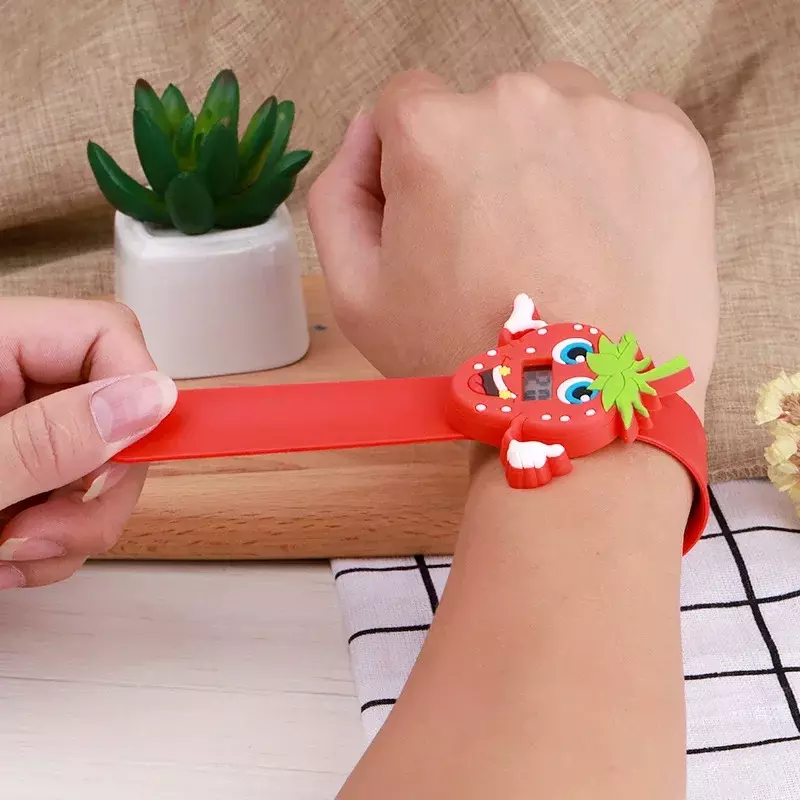 Kreskówka zabawka w kształcie zwierzątka zegarek dla dzieci zegar Cosplay lalka dziecko słodki upominek kolorowe słodkie zegarki dla dzieci dla chłopców dziewcząt prezent na boże narodzenie