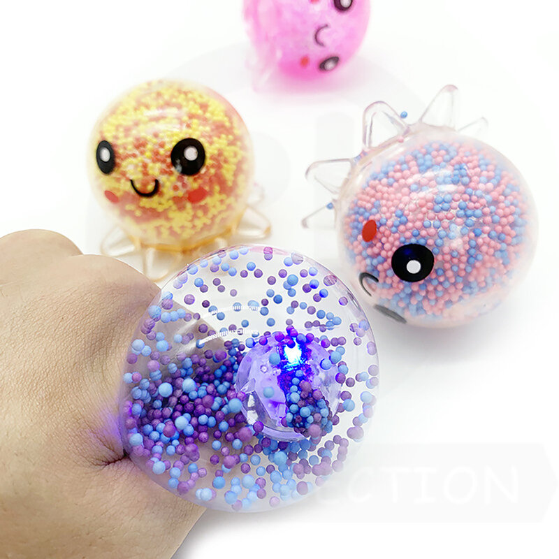 Esprema Stress Ball com luz LED, Polvo engraçado Sensorial Ball, Espuma Stress Relief Balls, Cor Aleatória, 1pc