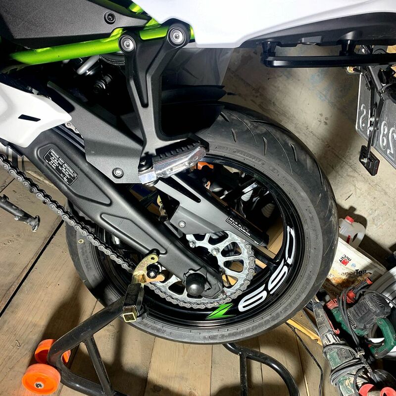 17 بوصة الأمامي والخلفي محور العجلة لصائق مجموعة تحسين الديكور لكاواساكي Z650 دراجة نارية شعار Z 650 ريم ملصقات عاكسة