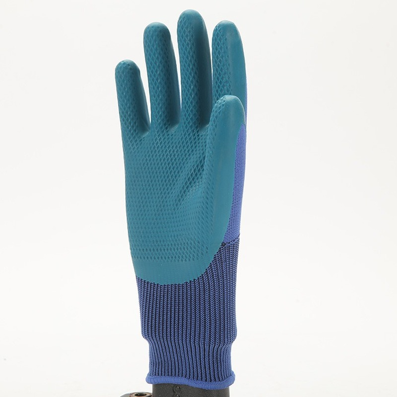 A Pair of Latex Embossed Gloves, Anti-wear Labor Protection Gloves, Oil-proof and Waterproof Special Gloves for Labor Protection