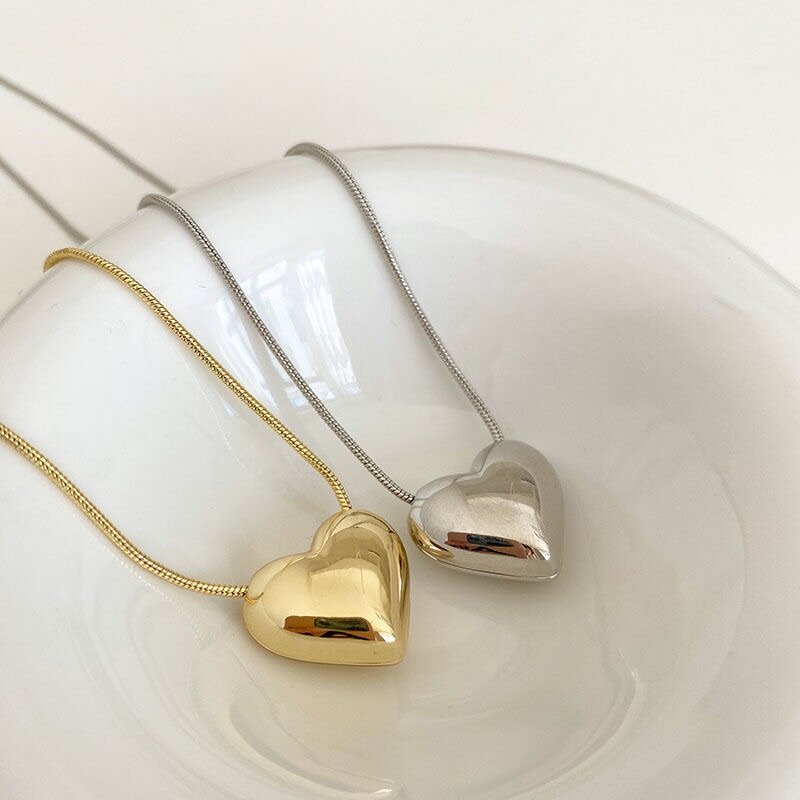 Vintage miłość wisiorek w kształcie serca naszyjnik dla kobiet Trend estetyczny złoty kolor metalowy łańcuszek kołnierz Choker Party biżuteria urodziny prezenty