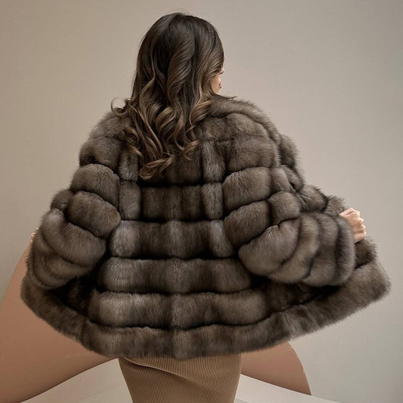 Женское зимнее короткое пальто из лисьего меха