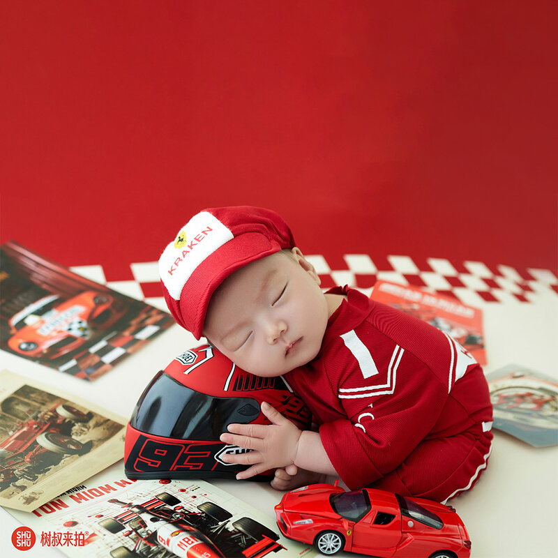 Completo fotografico neonato Set a tema Racing tuta da corsa in cotone morbido Costume da bambino casco sportivo per auto puntelli per servizio fotografico Picture Prop